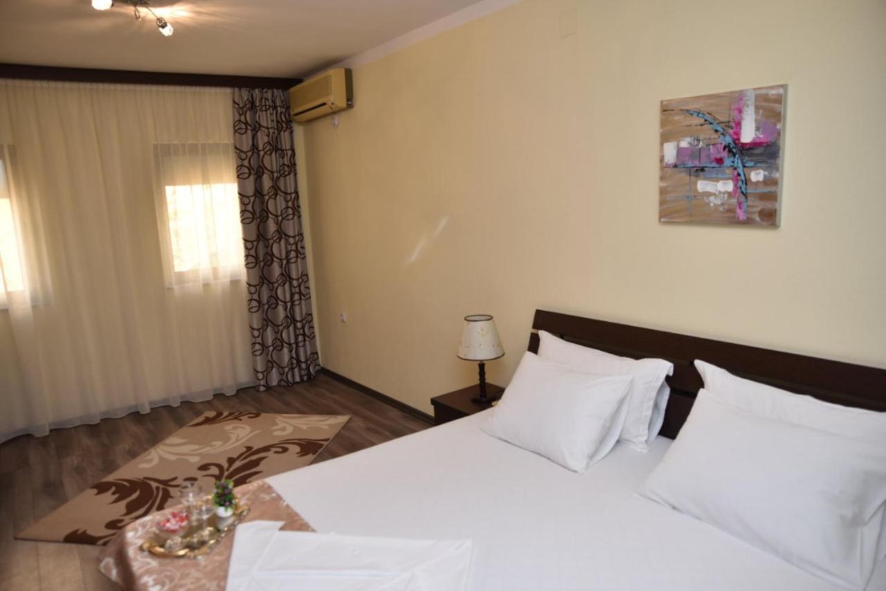 Guest House Evropa 2 Ulcinj Exterior photo