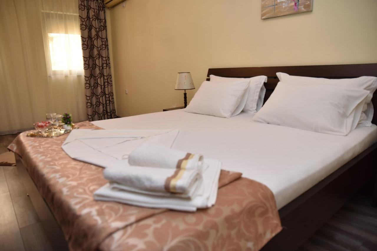 Guest House Evropa 2 Ulcinj Exterior photo