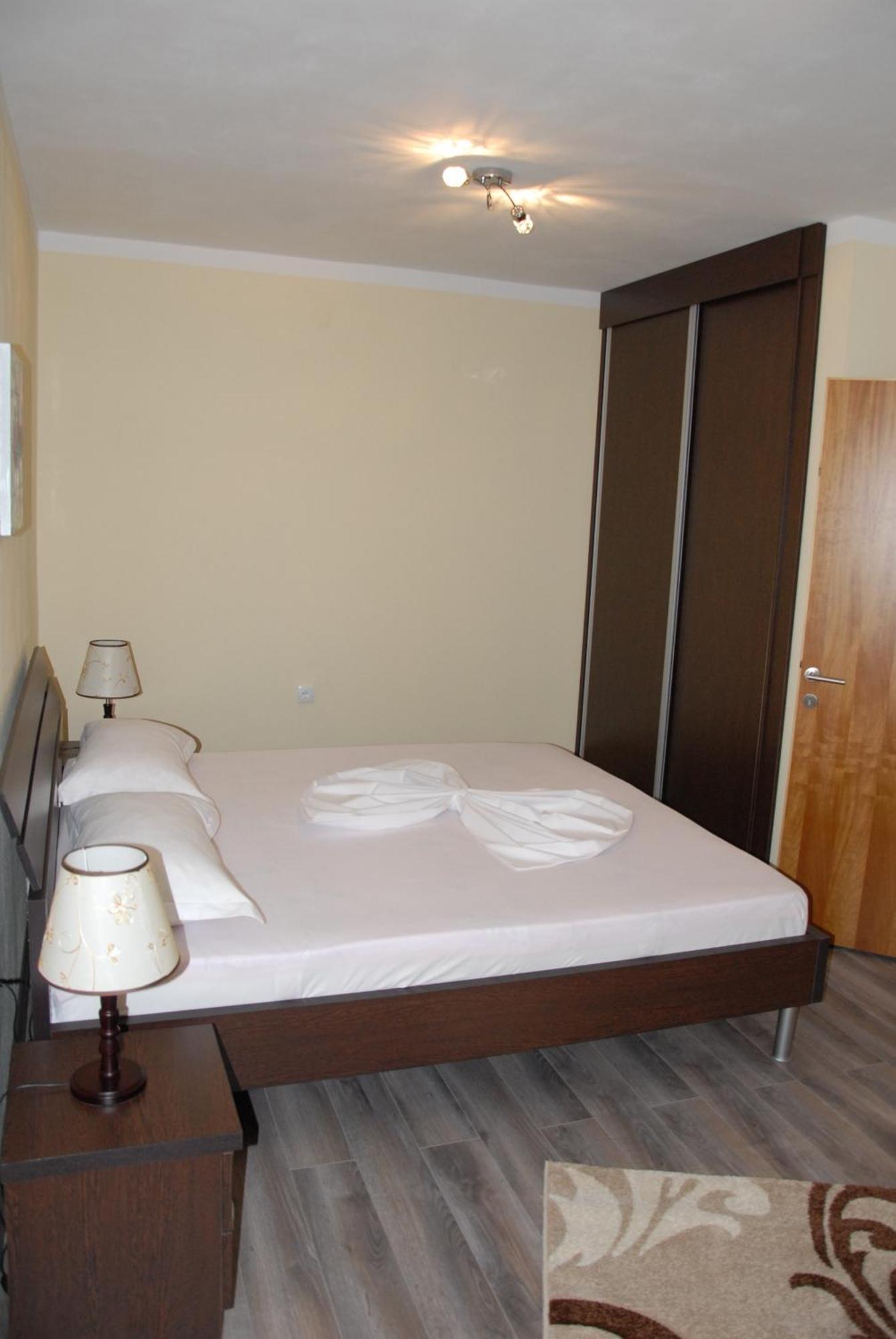 Guest House Evropa 2 Ulcinj Exterior photo