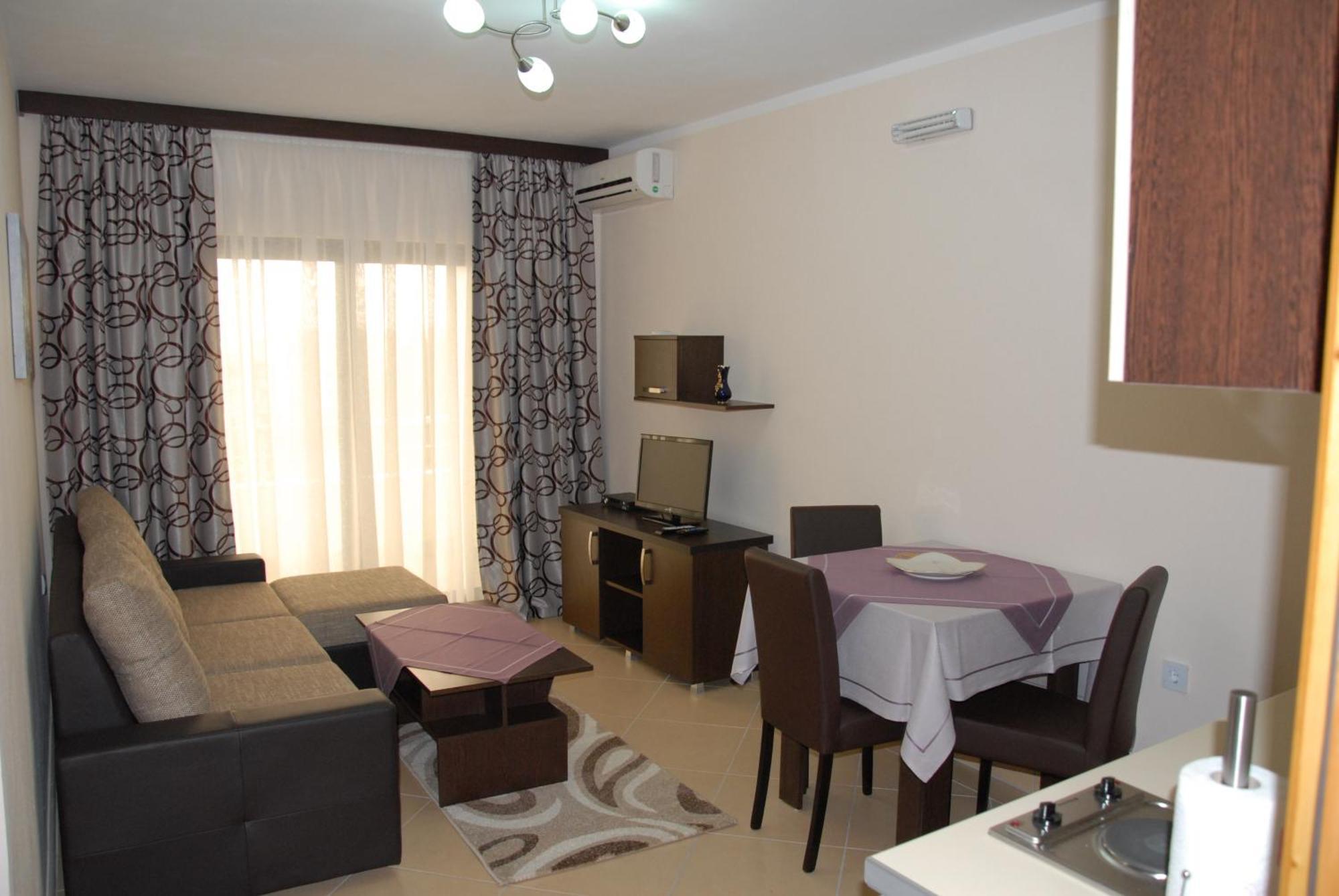 Guest House Evropa 2 Ulcinj Exterior photo